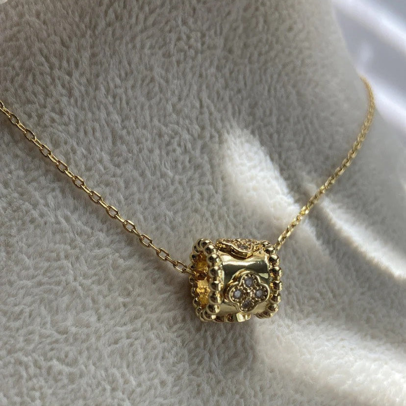 VC CYLINDER NECKLACE