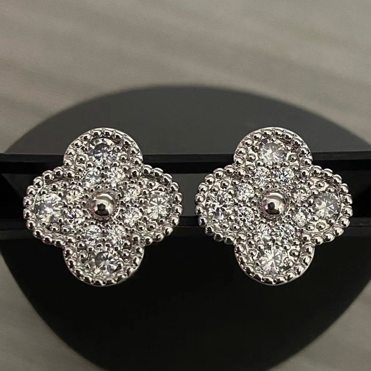 Silver Clip zircons earrings