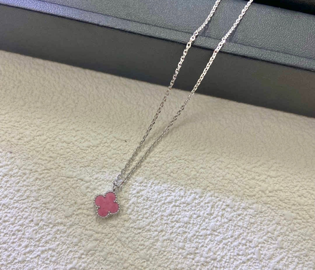 Vc mini necklaces