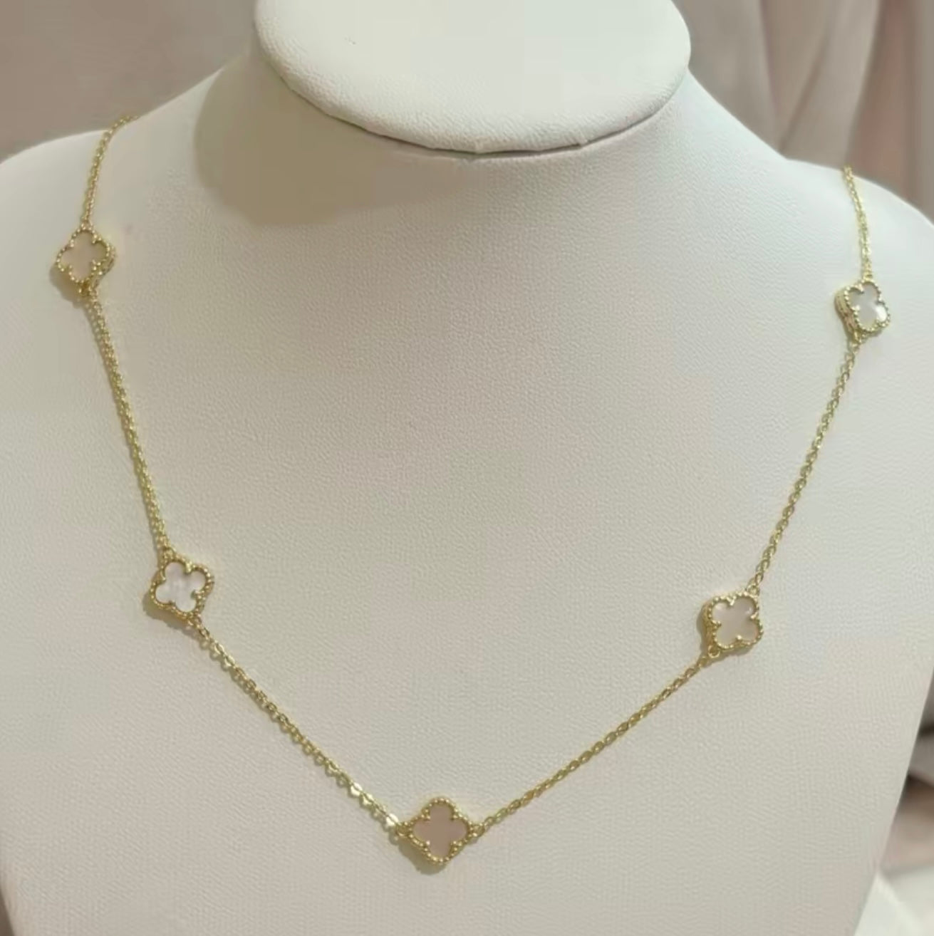 VC mini necklace