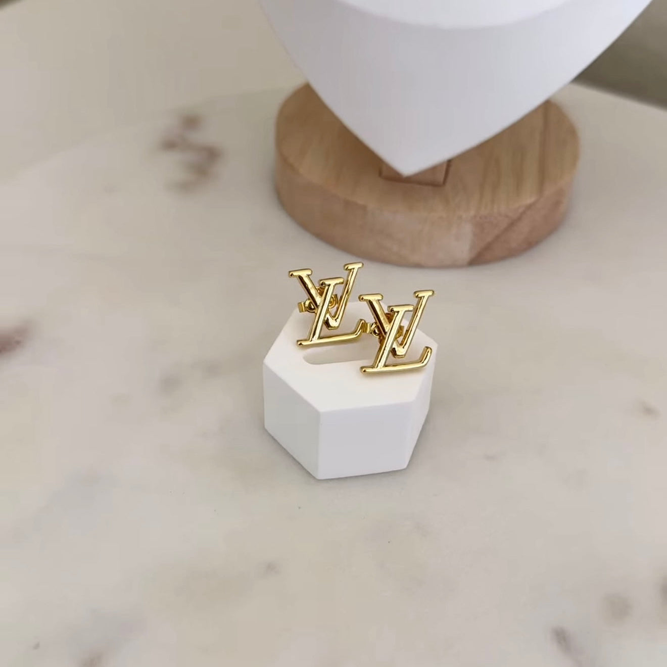 Lui Studs