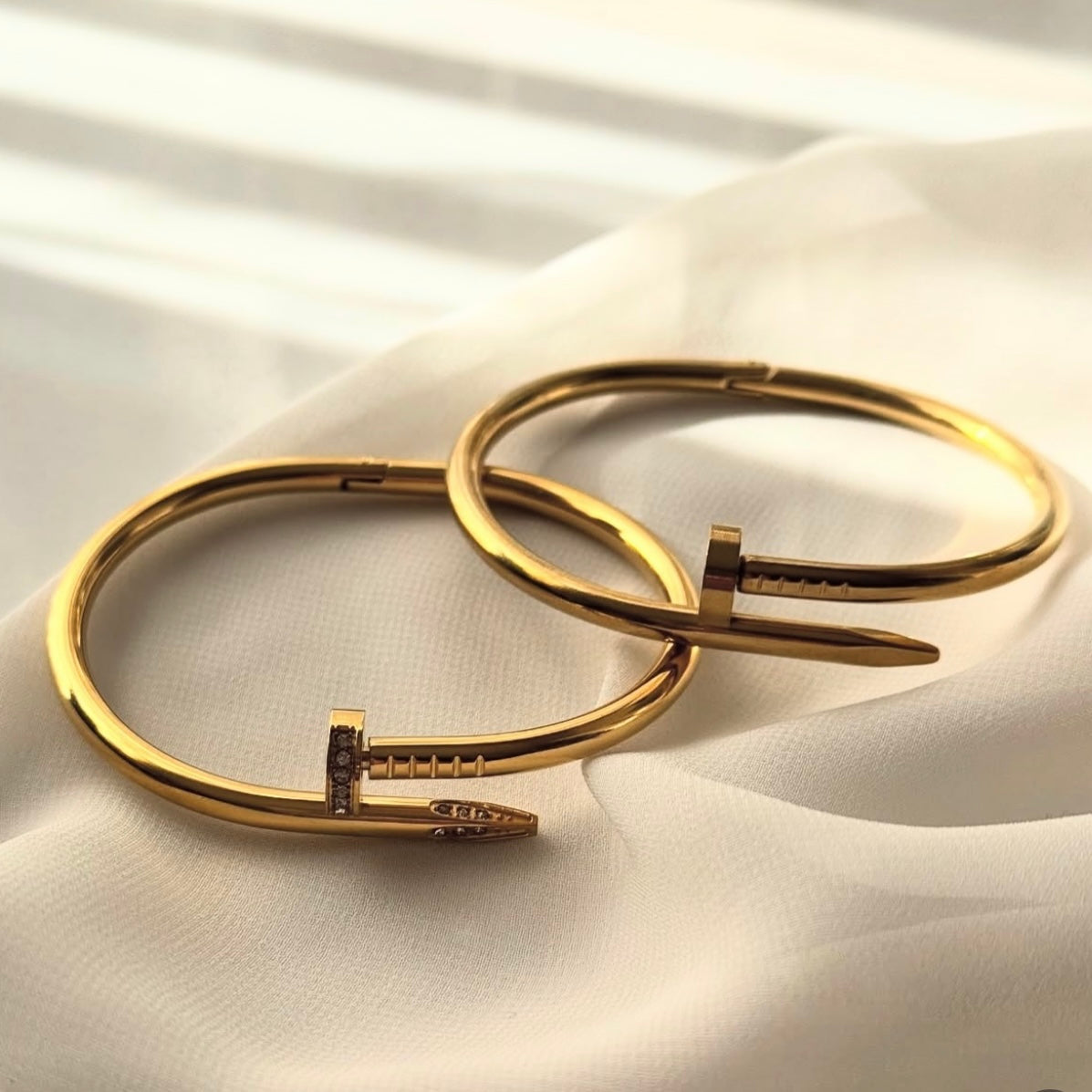 NAIL BANGLE